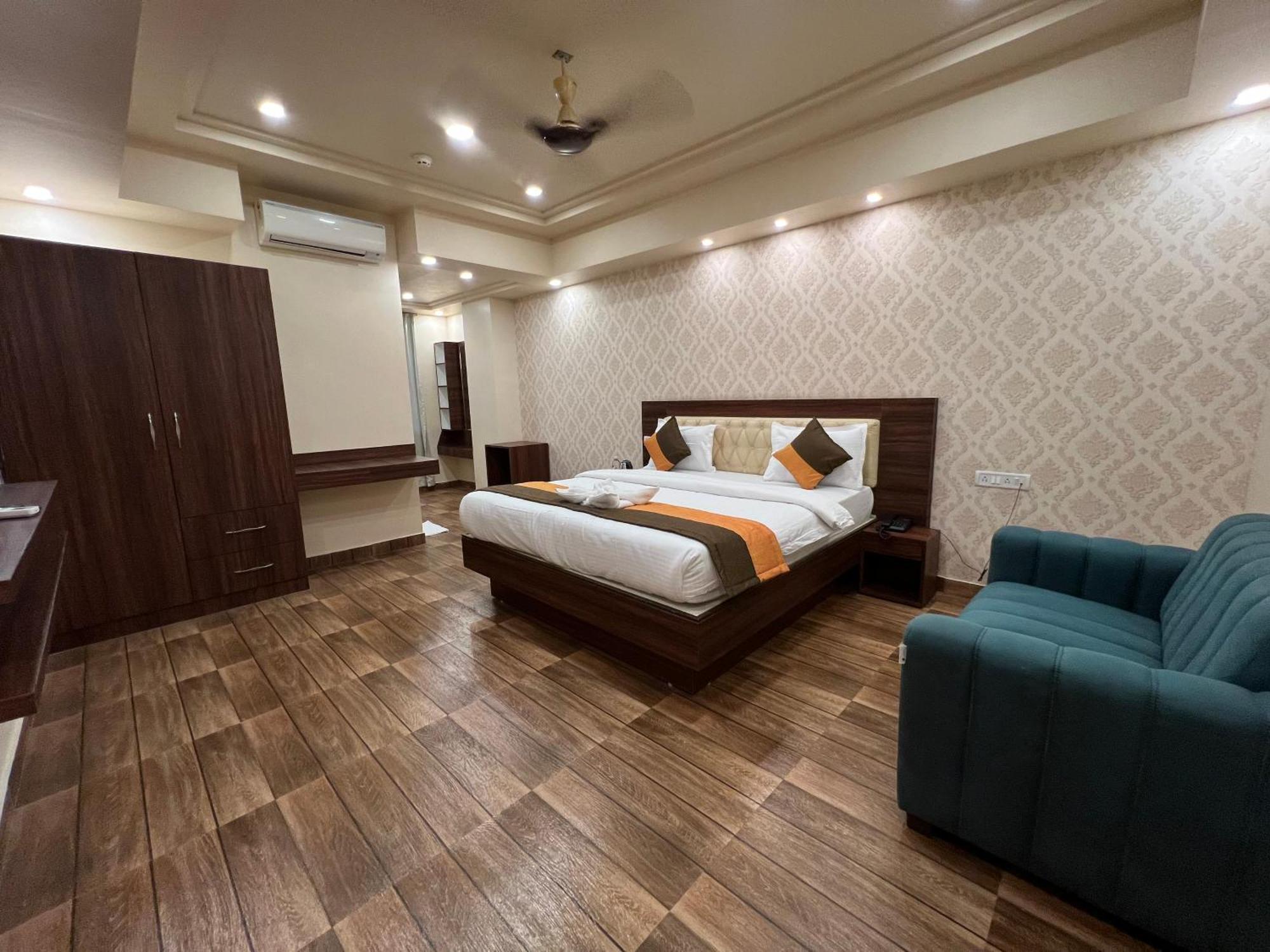 Grand Falcon Electronic City Kammasandra Exterior photo