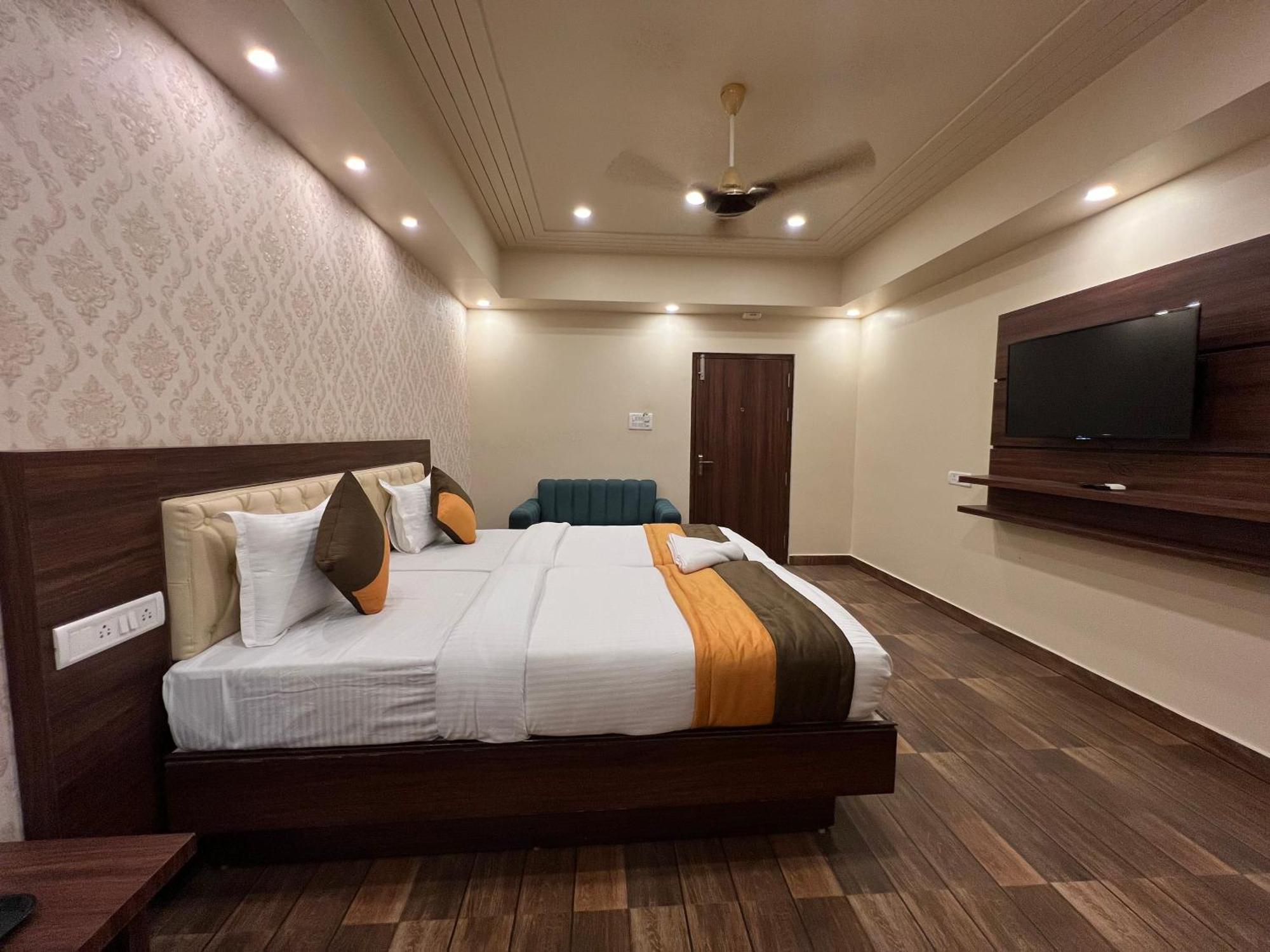 Grand Falcon Electronic City Kammasandra Exterior photo